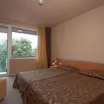 Хотел гладиола стар