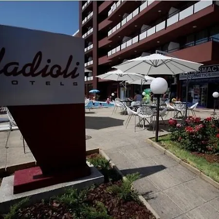 מלון Gladiola Star 4*